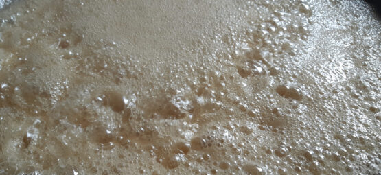 Crackle,Yellow,Bubble,In,A,Hot,Pan,,Caused,By,The